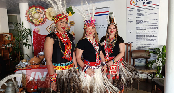 DIRECCIÓN DEPARTAMENTAL DE EDUCACIÓN DE ITAPÚA CELEBRÓ EL DÍA DEL FOLKLORE