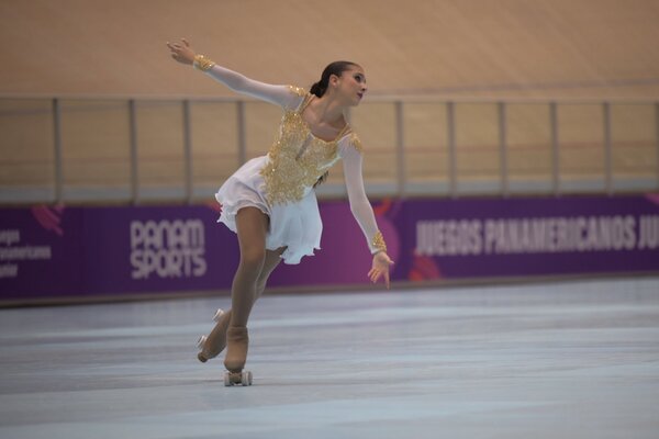Paloma García se adjudicó la presea de plata en patinaje artístico
