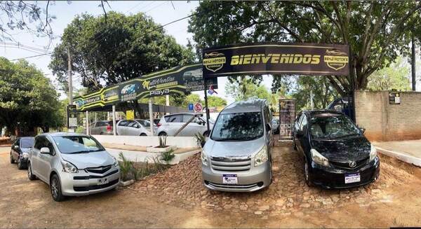 Detienen a dueño de playa de autos por presunta estafa •