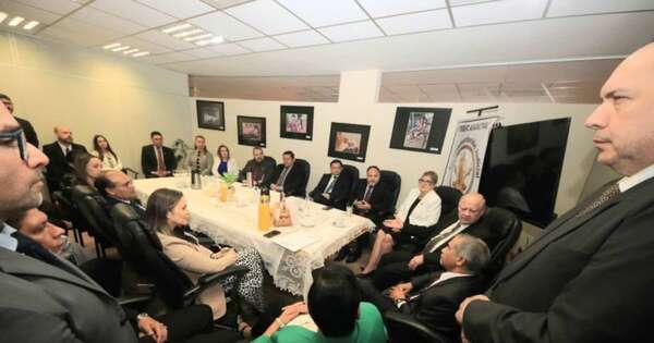 La Nación / Ministros de la Corte Suprema desarrollaron jornada de trabajo en Villarrica