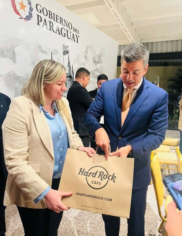 Peña posa con sancionada por la OFAC el mismo día que recibe a autoridades de EE.UU. - Política - ABC Color