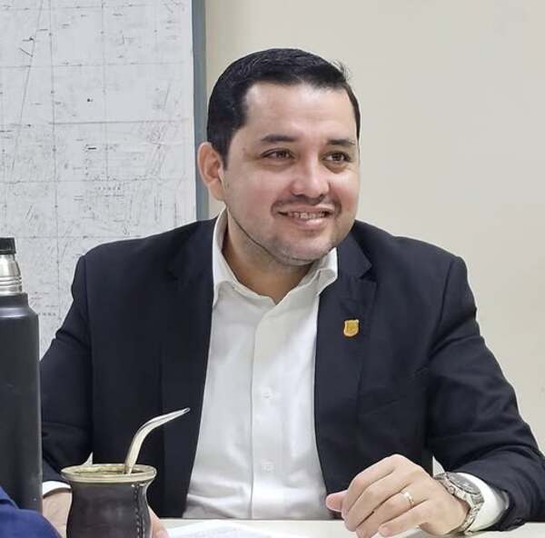Popular / Luís Bello asumirá interinamente la intendencia de Asunción
