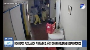 Bomberos de Fernando de la Mora salvan a niña con problemas respiratorios