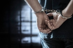 Ñemby: Condenan a 25 años de prisión a un hombre por abusar sexualmente de sus hijastras