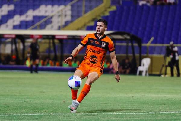 Águila de Maurito rompe el hielo de la fecha 7 salvadoreña - Fútbol - ABC Color