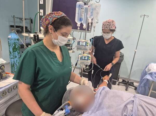 Médicos de la “Promo 83” realizan maratón de cirugías gratuitas en Coronel Oviedo - Nacionales - ABC Color