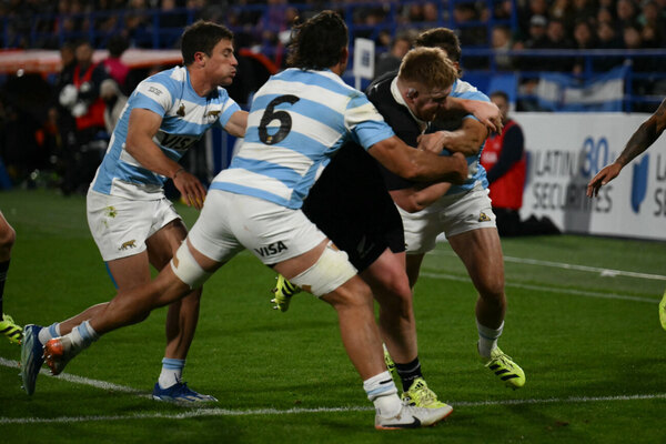Versus / ¡Argentina da el golpe ante Nueva Zelanda!