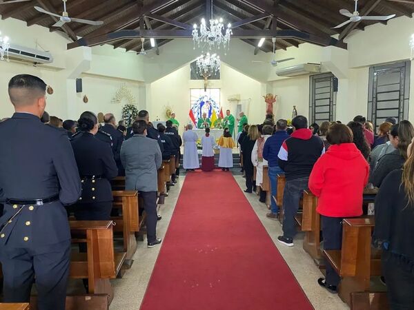 Popular / Misa en honor al Día del Agente de Policía
