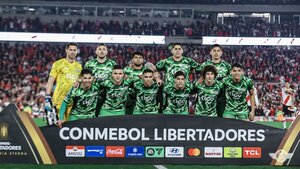 Un digno Libertad cae de pie en el Monumental