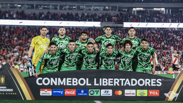 Un digno Libertad cae de pie en el Monumental