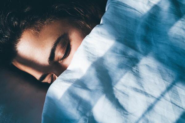¿Problemas para dormir? Cómo conciliar el sueño naturalmente
