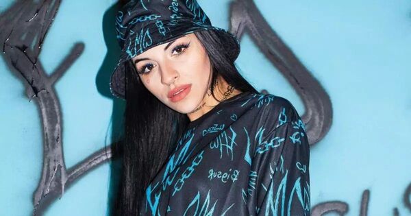 Popular / ¡Exnovia de Christian Nodal vuelve a vender sus fotos tie'y!