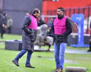 Los Díaz renuncian a la dirección técnica de Olimpia tras la derrota en Ka’arendy - Olimpia - ABC Color