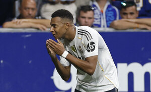Versus / Mbappé guía al Real Madrid en el triunfo ante Oviedo