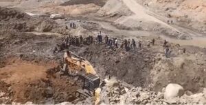 Popular / Rescatan con vida a tres mineros enterrados tras un derrumbe en Bolivia