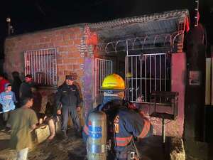 Incendio en la Chacarita deja tres viviendas afectadas - Policiales - ABC Color