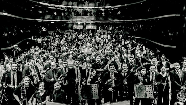 Entre polcas y guaranias: Tributo al idioma guaraní en el Municipal
