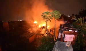 Incendio destruye una vivienda y daña otras dos en barrio Ricardo Brugada, de Asunción - OviedoPress
