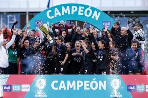 Versus / ¡Libertad extiende su reinado en el fútbol femenino!