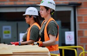 Biocomplejo Petricor es la primera fábrica del país en producir madera con film fenólico