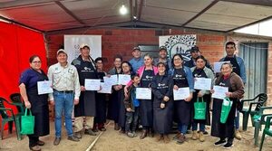 Chaqueñas se capacitan en producción y economía familiar