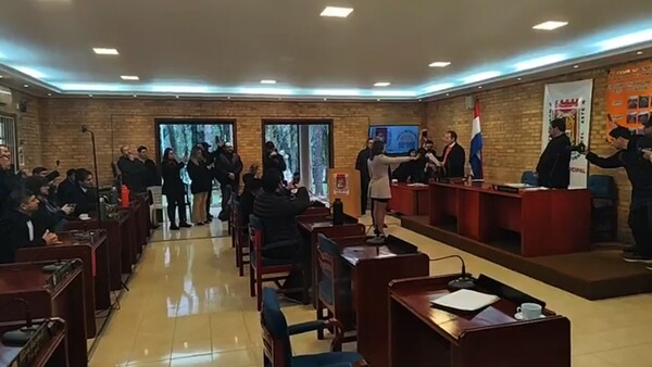 María Portillo es electa intendenta interina de Ciudad del Este tras la destitución de Prieto