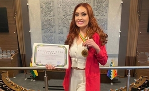 Bolivia reconoció a Divina Escobar como “agente de difusión cultural”