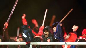 Independiente identifica y expulsa a hinchas que atacaron a aficionados de U de Chile