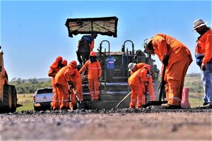 Descenso en empleos en sector construcción por deudas del Gobierno