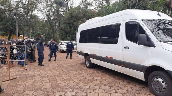 Interventor de la Municipalidad de Ciudad del Este se retira en medio de abucheos - ABC en el Este - ABC Color