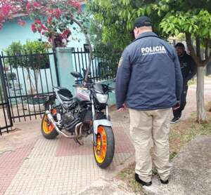 Video: recuperan moto robada en Fernando de la Mora  - Policiales - ABC Color