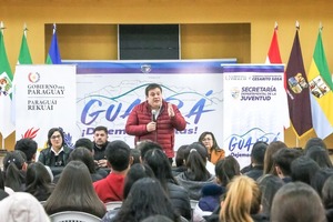 Gobernación entregó 200 becas
