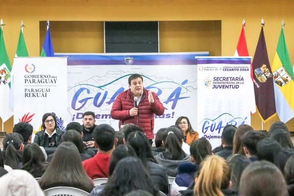 Gobernación entregó 200 becas