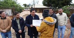 La Nación / Esperanza y gestión: Gobierno entrega viviendas a 64 familias y expande Che Róga Porã en Alto Paraná