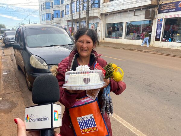 “Kape’i”, la mujer que conquistó a Cambyretã con su esfuerzo y alegría, celebra 42 años de vida