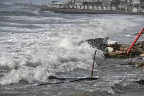 Perú cierra 88 puertos por fuerte marejada en el Pacífico - ADN Digital
