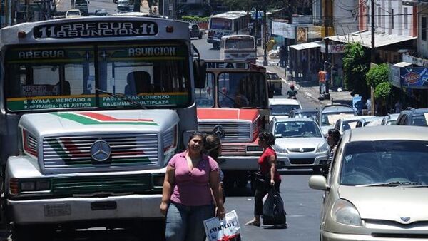 Disconformes con reforma, analizarán huelga de choferes