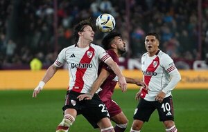 Versus / Lanús arranca el empate a River en la última jugada