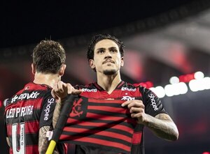 Versus / Flamengo firma un histórico 8-0 y se mantiene al frente del Brasileirao