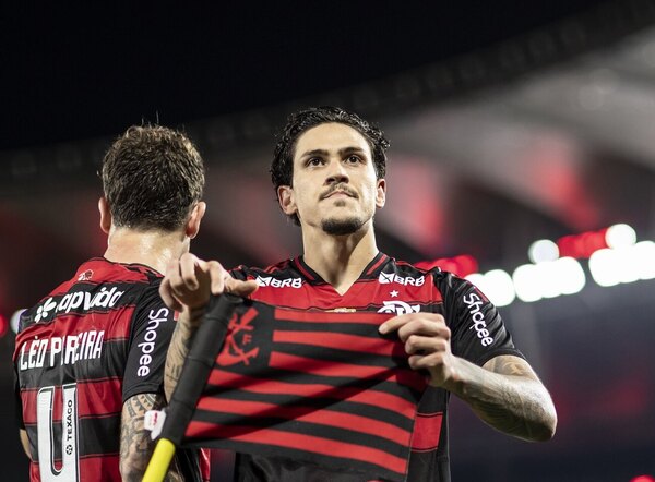 Versus / Flamengo firma un histórico 8-0 y se mantiene al frente del Brasileirao