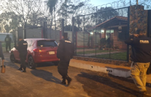 Delincuentes armados asaltan vivienda del intendente de Areguá y se llevan millonario botín