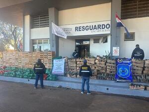 Incautan camión con productos frutihortícolas sin documentación en Encarnación