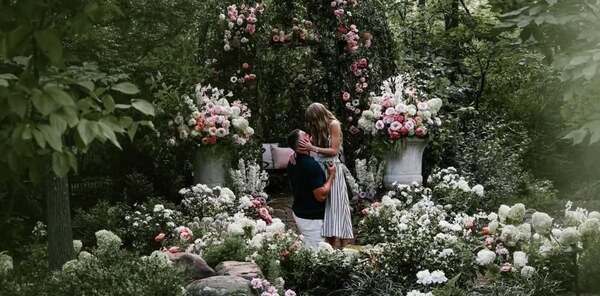 Taylor Swift y Travis Kelce anuncian su compromiso con un romántico posteo - La Tribuna