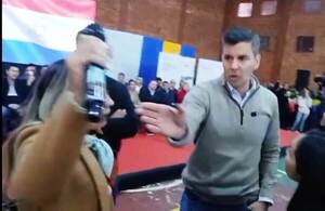 Concejal encaró a Peña por autopista elevada y fue echada de acto público •
