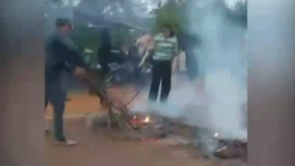 Pobladores de Paraguarí salieron a las calles a protestar tras más de 18 horas sin energía eléctrica