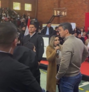 Esperanza Martínez acusa a Peña de "intolerante" y lo llama "presidente de los videítos falsos"