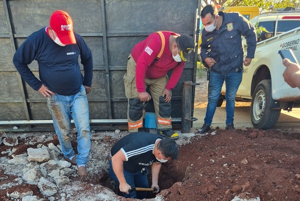 Macabro hallazgo de cuerpo desmembrado enterrado en un patio de PJC