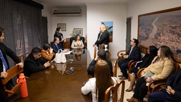 CDE: Intendenta María Portillo aguarda corte administrativo mientras reorganiza su Gabinete