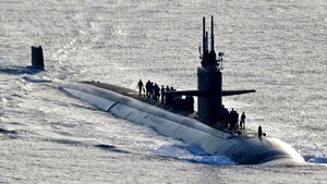 EEUU refuerza su presencia militar cerca de Venezuela con más navíos