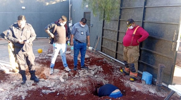 Pedro Juan Caballero: encuentran cuerpo enterrado en el patio de una vivienda